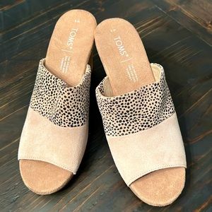 Tom’s women’s shoe size 8. New!